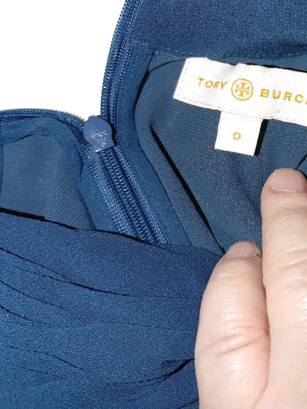 TORY BURCH Woman's 100% Silk Long Sleeve Blouse Size 0 Pre-owned